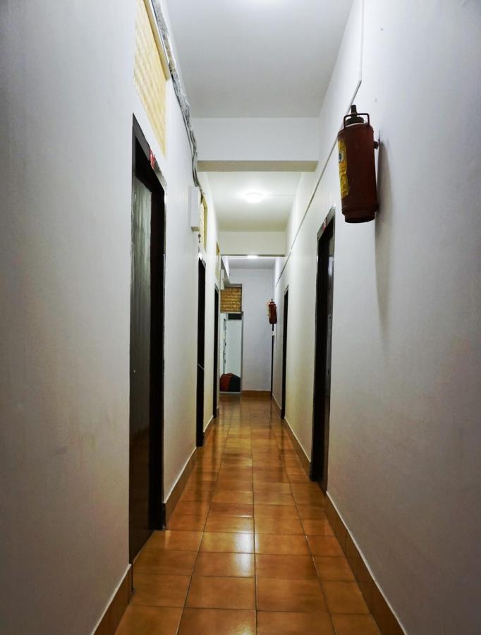 Pause Hostel Гувахати Экстерьер фото