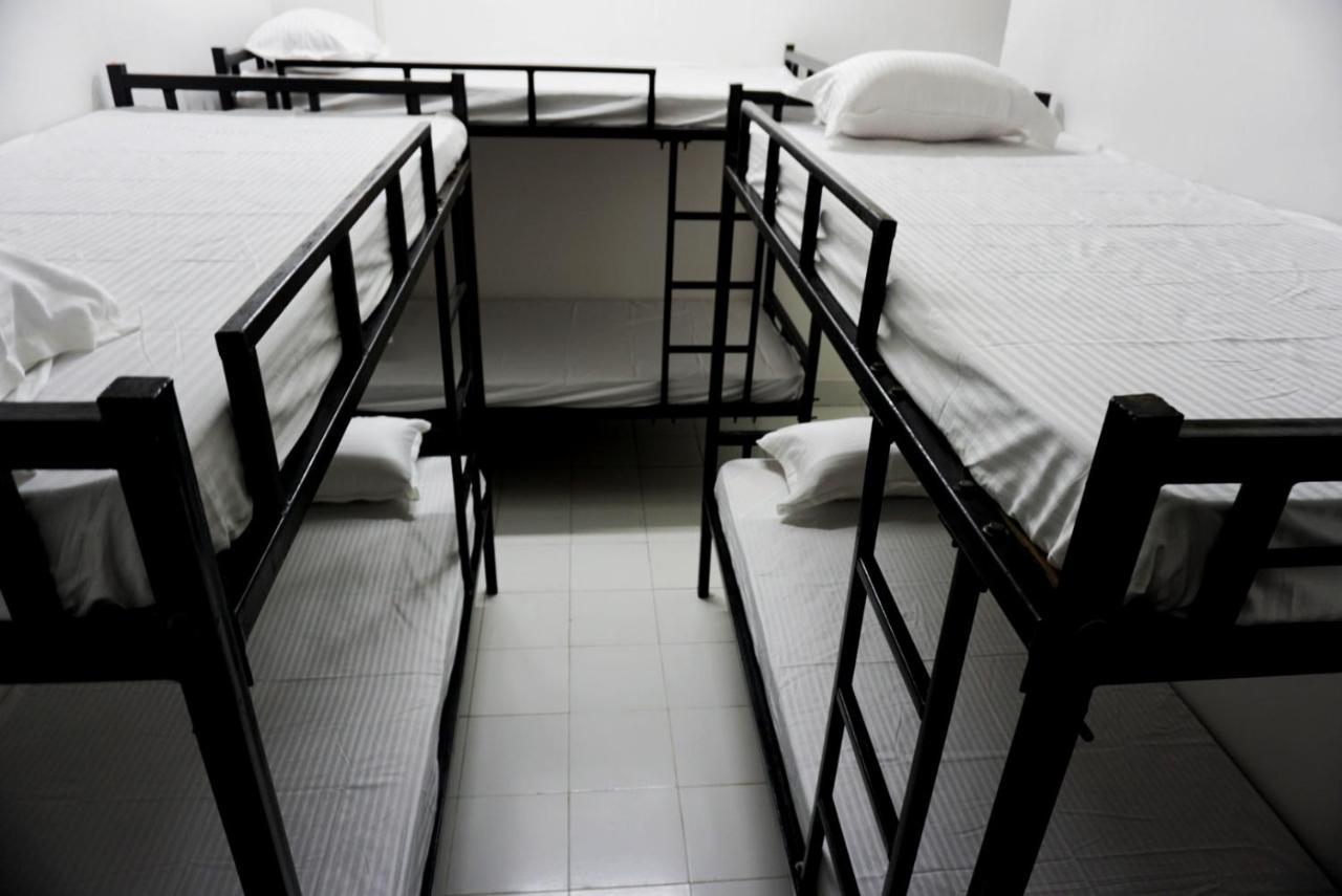 Pause Hostel Гувахати Экстерьер фото